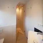 Rantum Dorf - Ferienappartments Im Reetdachhaus 3 & 4 *