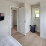 Rantum Dorf - Ferienappartments Im Reetdachhaus 3 & 4 *