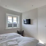Rantum Dorf - Ferienappartments Im Reetdachhaus 3 & 4 Apartman