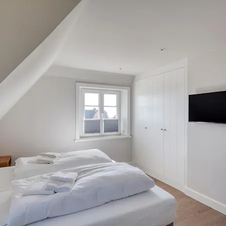 Rantum Dorf - Ferienappartments Im Reetdachhaus 3 & 4 アパート *