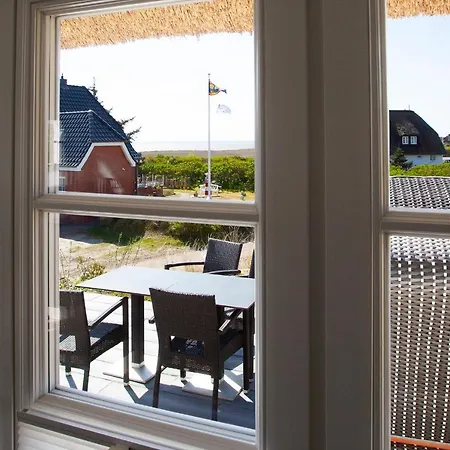 Rantum Dorf - Ferienappartments Im Reetdachhaus 3 & 4 アパート Sylt