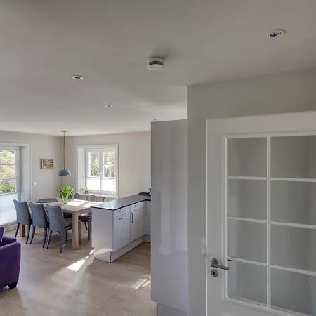 Rantum Dorf - Ferienappartments Im Reetdachhaus 3 & 4 Sylt