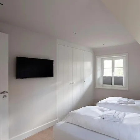 Rantum Dorf - Ferienappartments Im Reetdachhaus 3 & 4