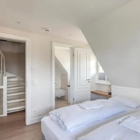 Apartman Rantum Dorf - Ferienappartments Im Reetdachhaus 3 & 4 *