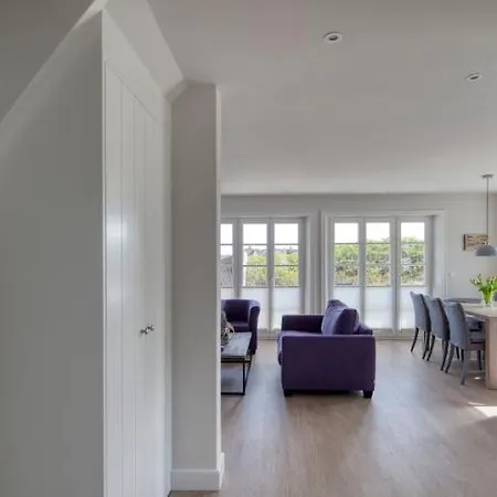 Rantum Dorf - Ferienappartments Im Reetdachhaus 3 & 4 *